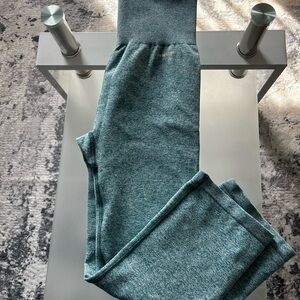 Green High-Waisted capris